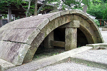 三十八社の太鼓橋