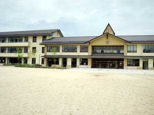 伴谷東小学校