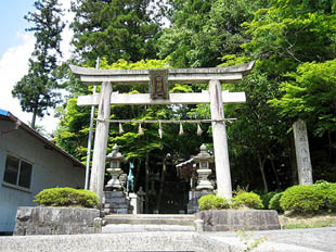 八田神社参道