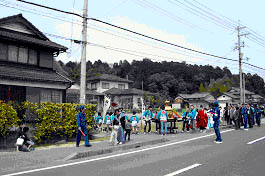 春まつりの神輿行列